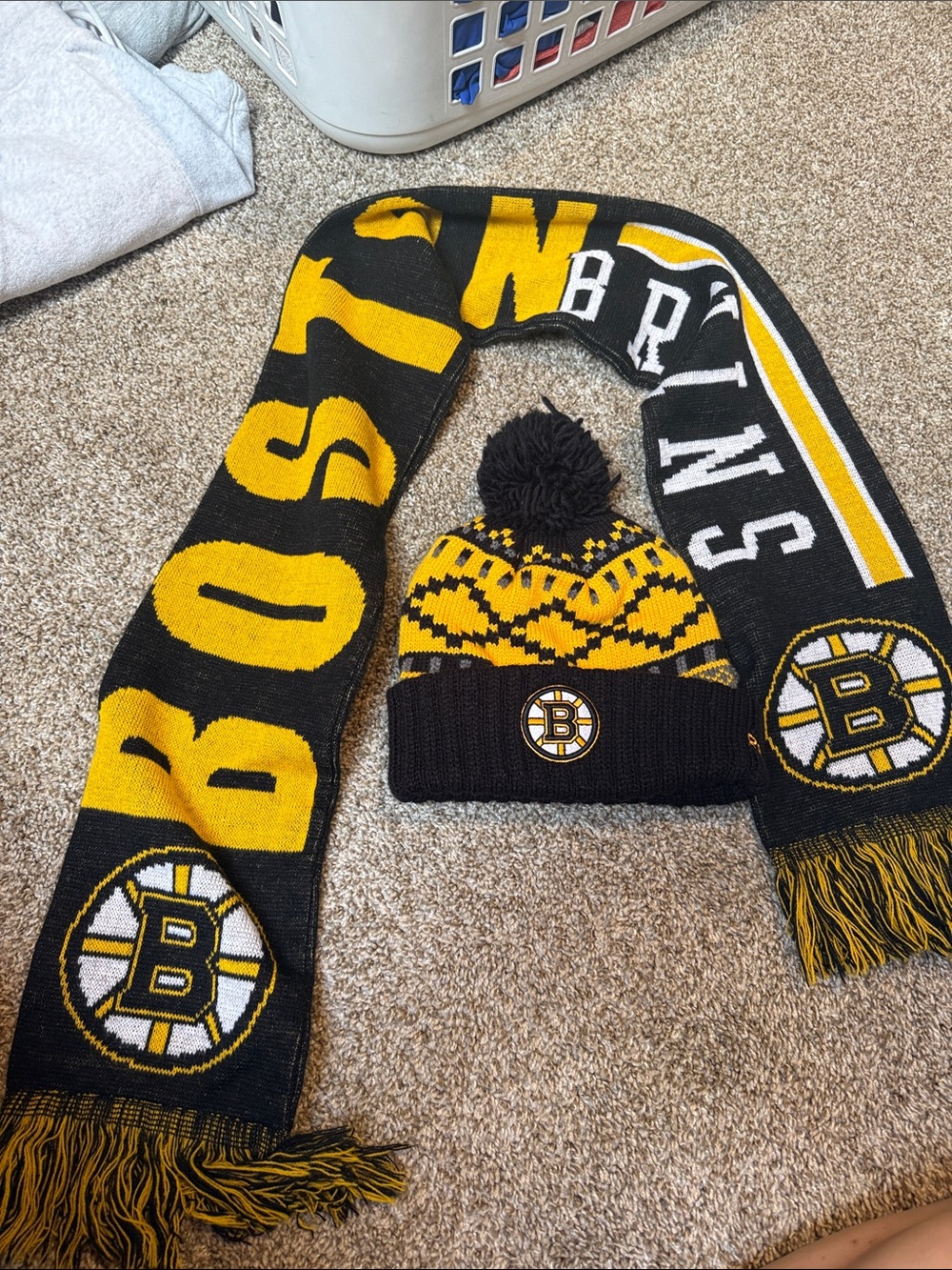 Women’s Black & Gold Pom Beanie Hat and Scarf Set
